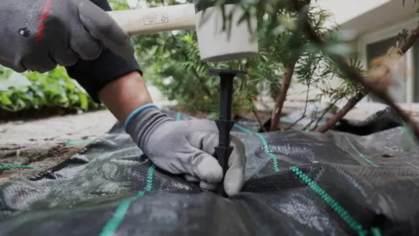 Using the Recbord anchor to secure the agro-textile fabric